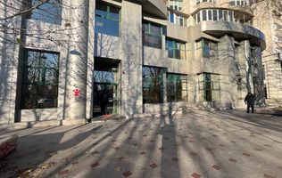 De inchiriat spatiu comercial cu ISU in zona Unirii. Pretabil clinica