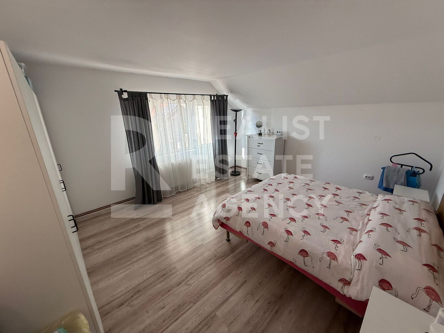 Vânzare, vilă, 5 camere și 1000 mp de teren, Valea Lupului, Iași - Poză 12