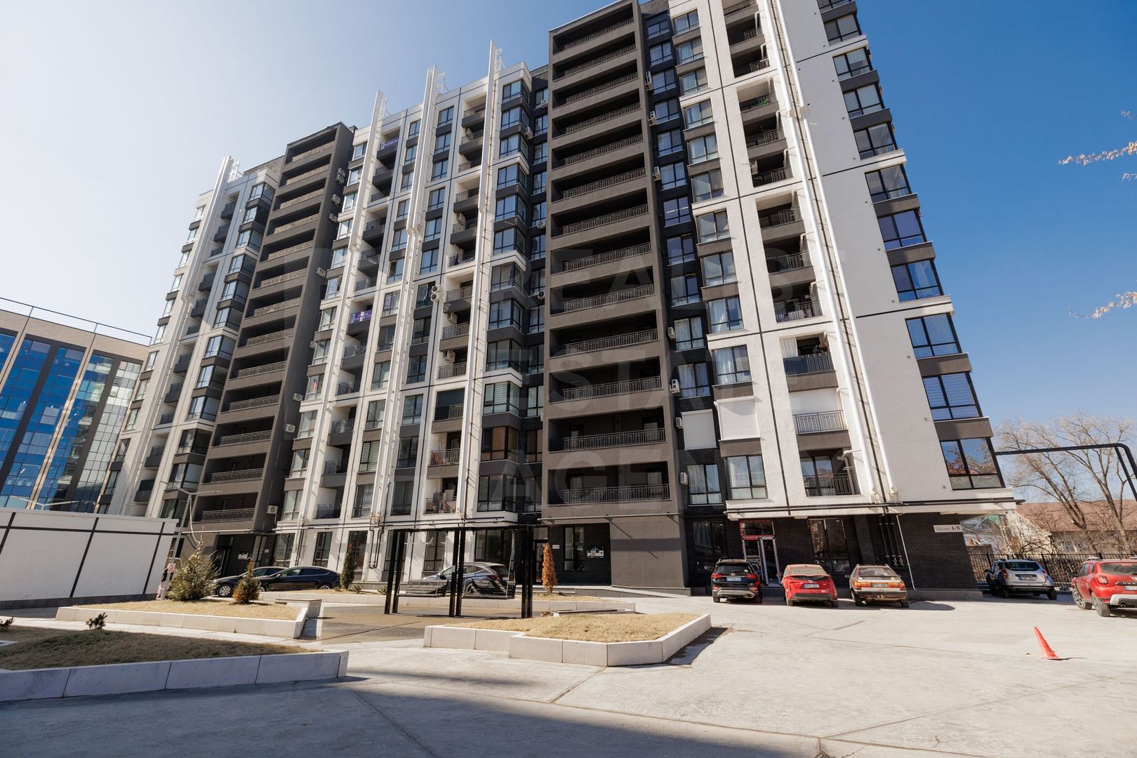 Vânzare, apartament, 2 camere,  str. Calea Ieșilor, Sculeni. - Poză 1