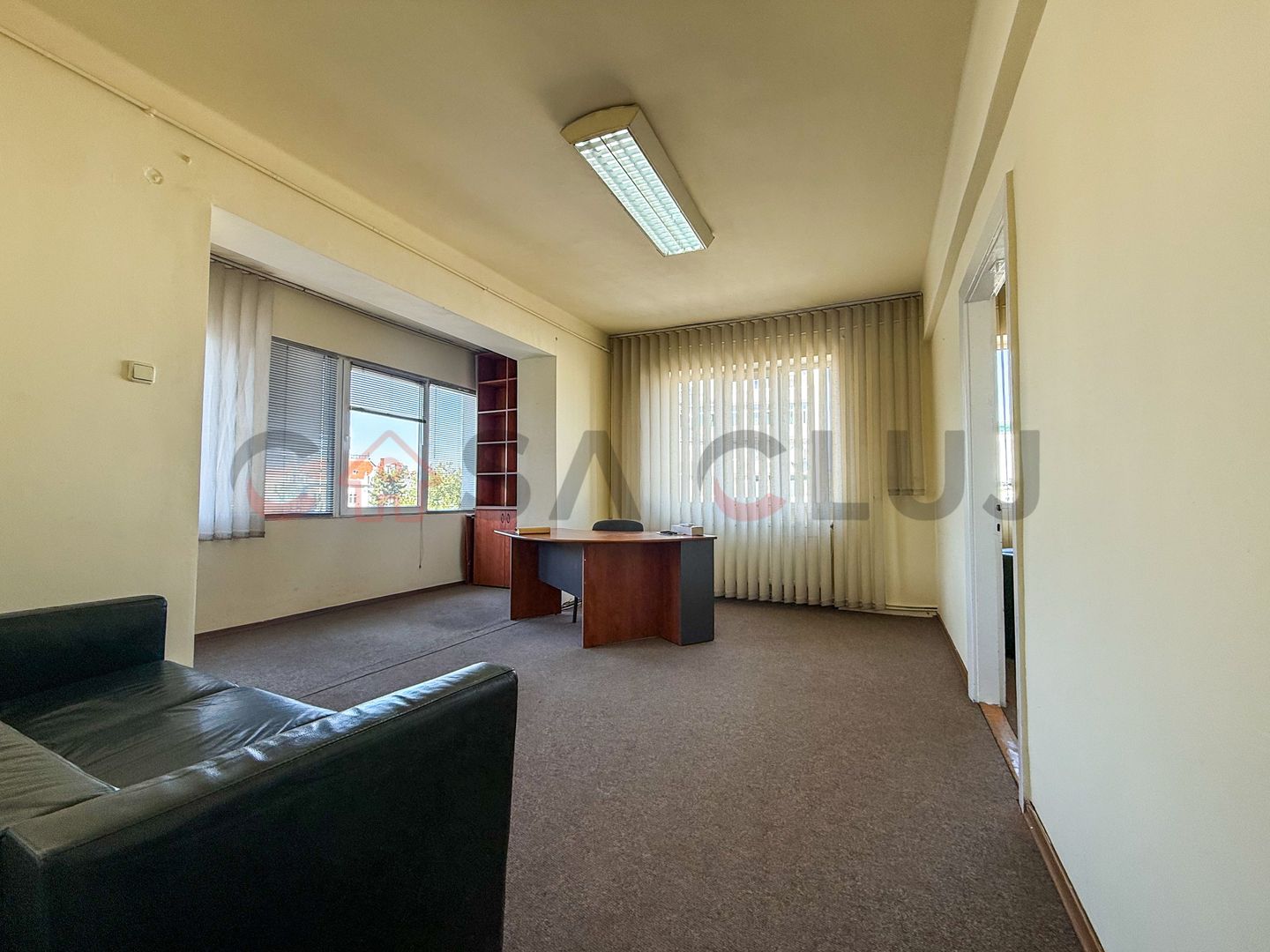 Apartament 2 camere | Piața Mihai Viteazu | ideal investiție sau birou - Poză 2