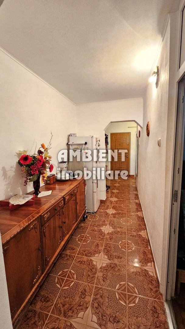 Apartament 3 camere, mobilat si utilat, etaj 4, zona CARTIER; - Poză 2