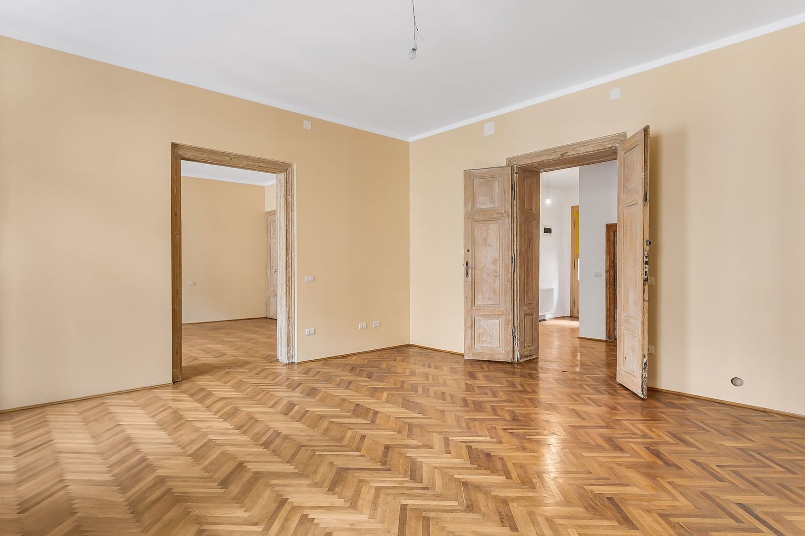 Apartament  istoric ultracentral   - REZERVAT!!! - Poză 4