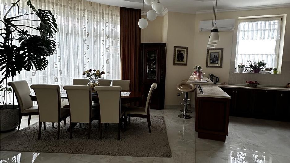 Vila lux cu piscina Sanmartin - Poză 24