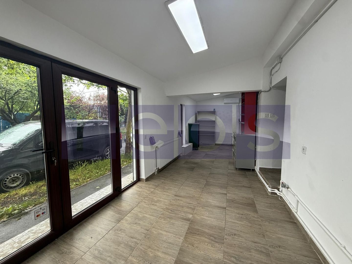 Spatiu comercial zona Sisesti 62 mp vitrina 13 mp - Poză 3