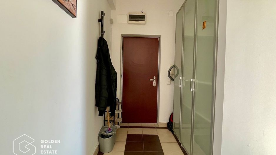 Apartament de 3 camere, decomandat, etajul 2 - Poză 2