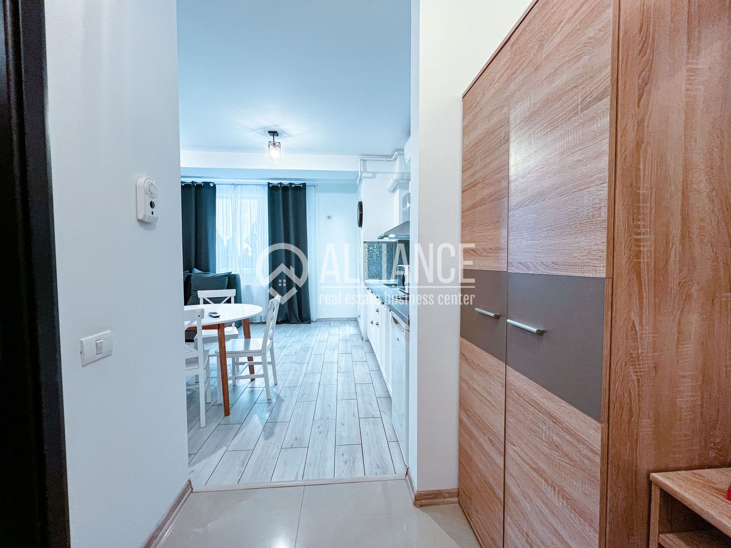 MAMAIA NORD(COD 05) Studio Elegant si Curte Proprie la Malul Marii! - Poză 2