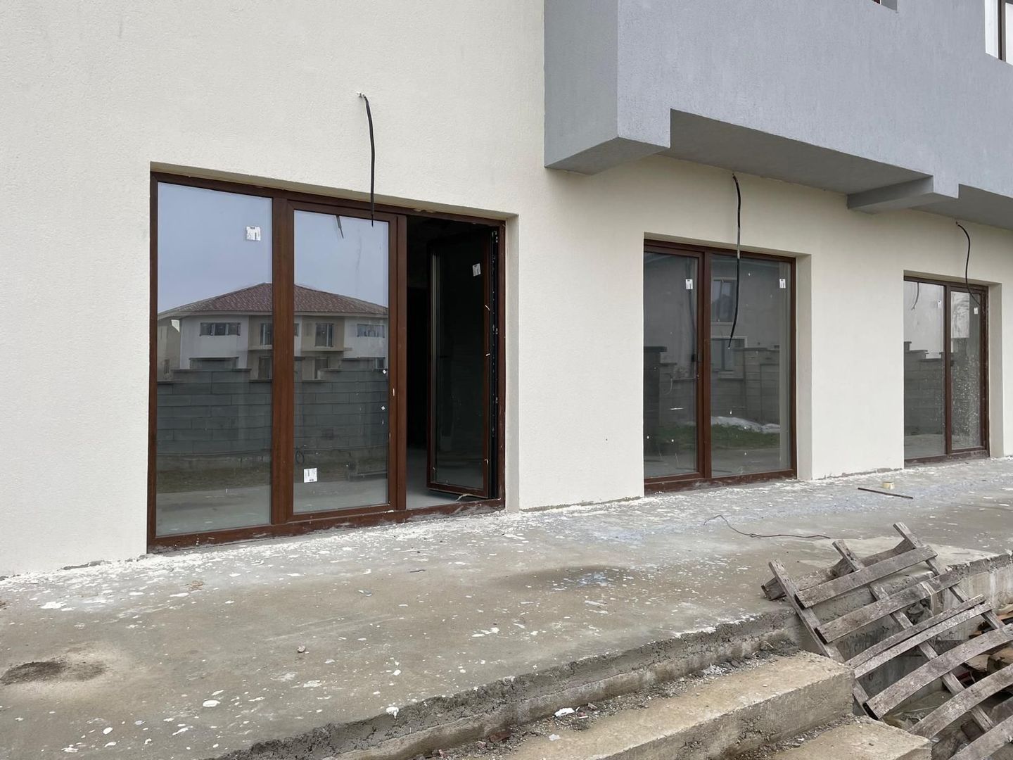 Duplex 3 dormitoare - 3 bai - Mosnita Noua - Poză 14