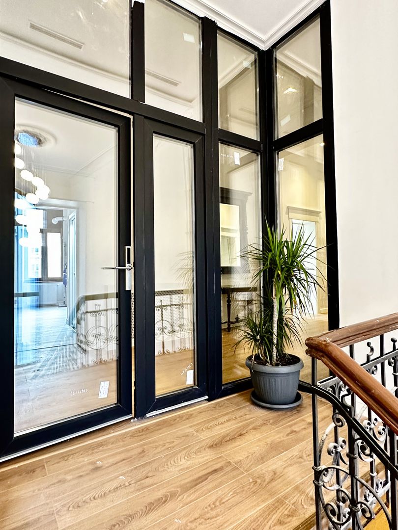 Magheru: 5 camere cu băi proprii – ideal business sau birouri - Poză 8