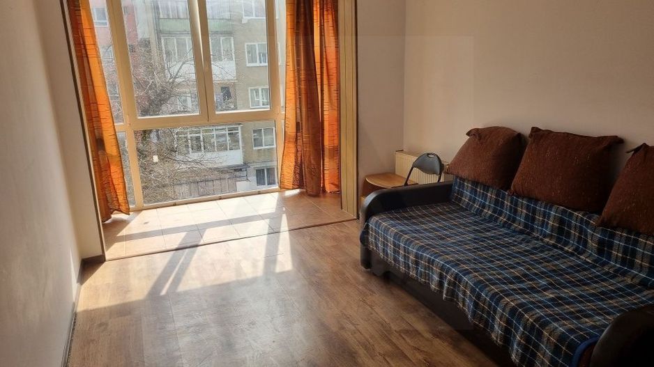Apartament 2 camere 54 mp utili bucatarie inchisa etaj 3 zona Terezian - Poză 3