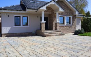 Casa deosebita cu 4 camere, 228 mp, Brașov - Cartierul Stupini - Poză 1