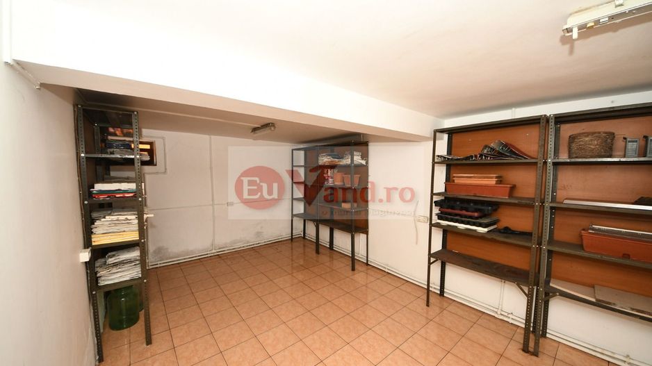 Vila spatioasa, pretabil pentru locuit/clinica, zona Micro 17 – Galati - Poză 19