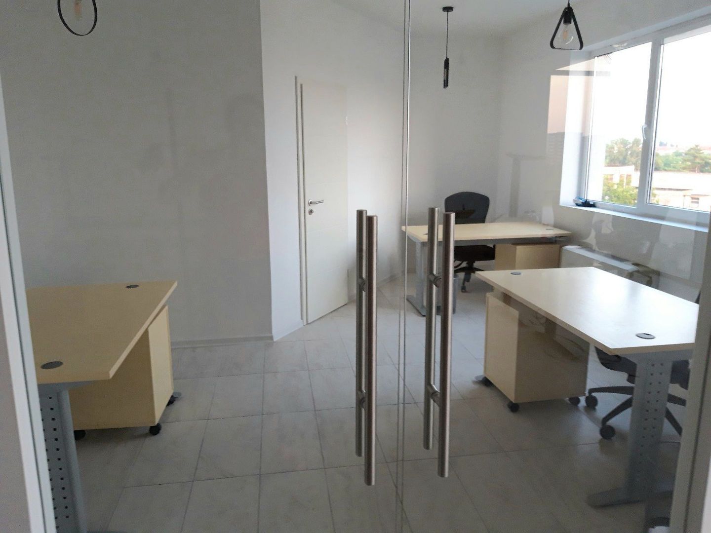 SAD birou cu 4 camere si balcon - Poză 1