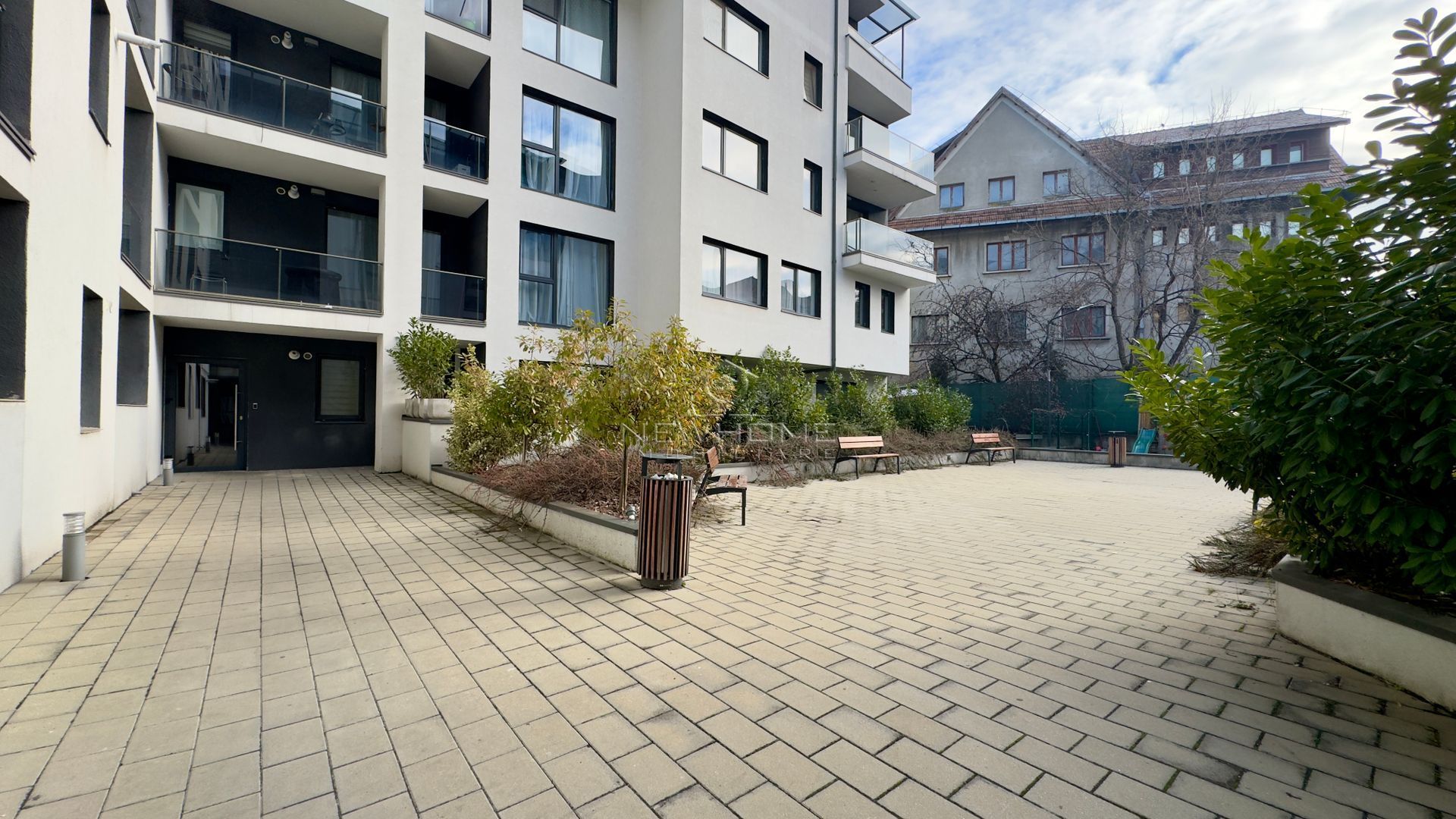 Apartament cu 3 camere de vânzare în zona Centrală - Poză 19