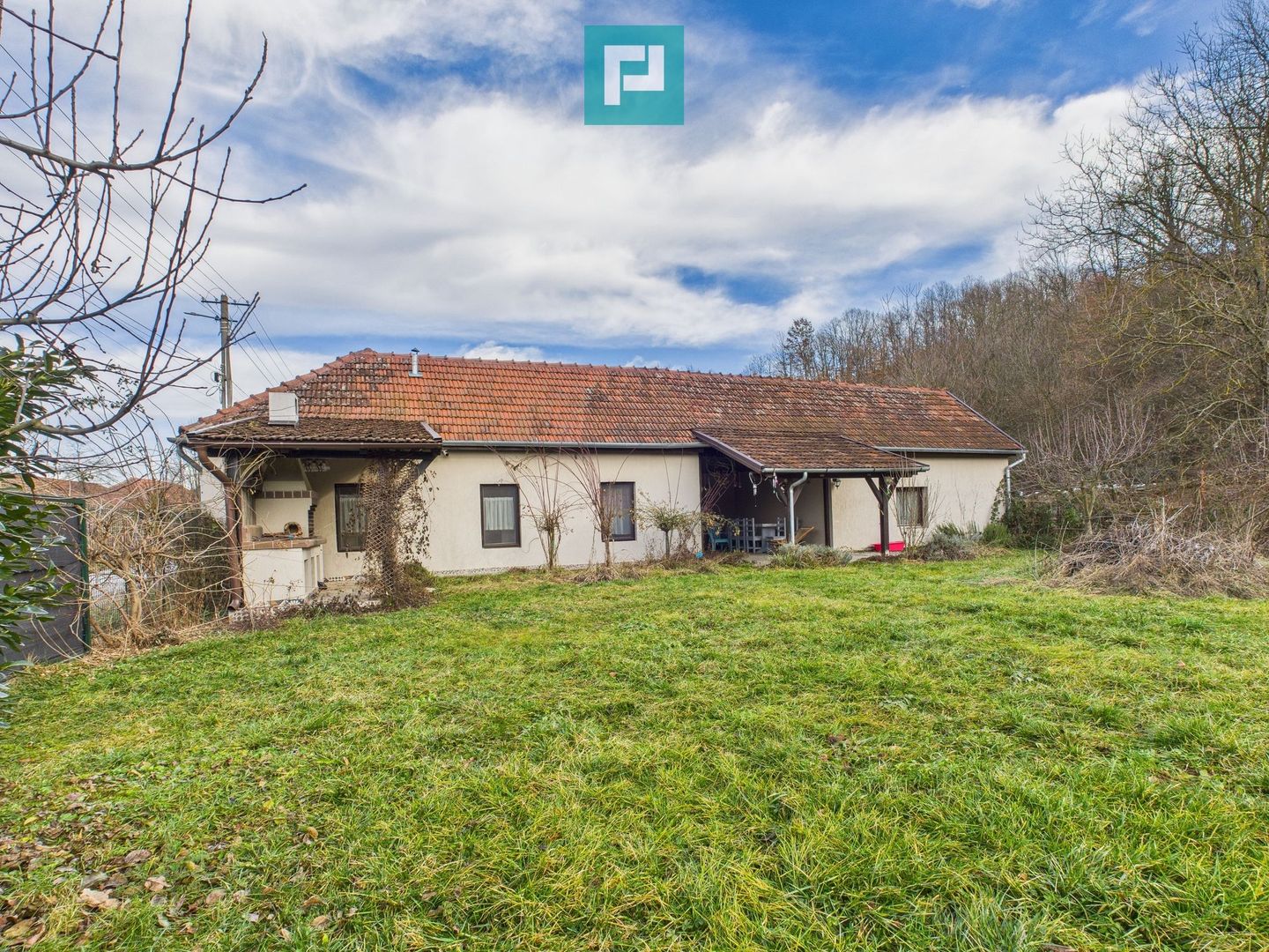 Casă deosebită la Urvişu de Beliu - Poză 2