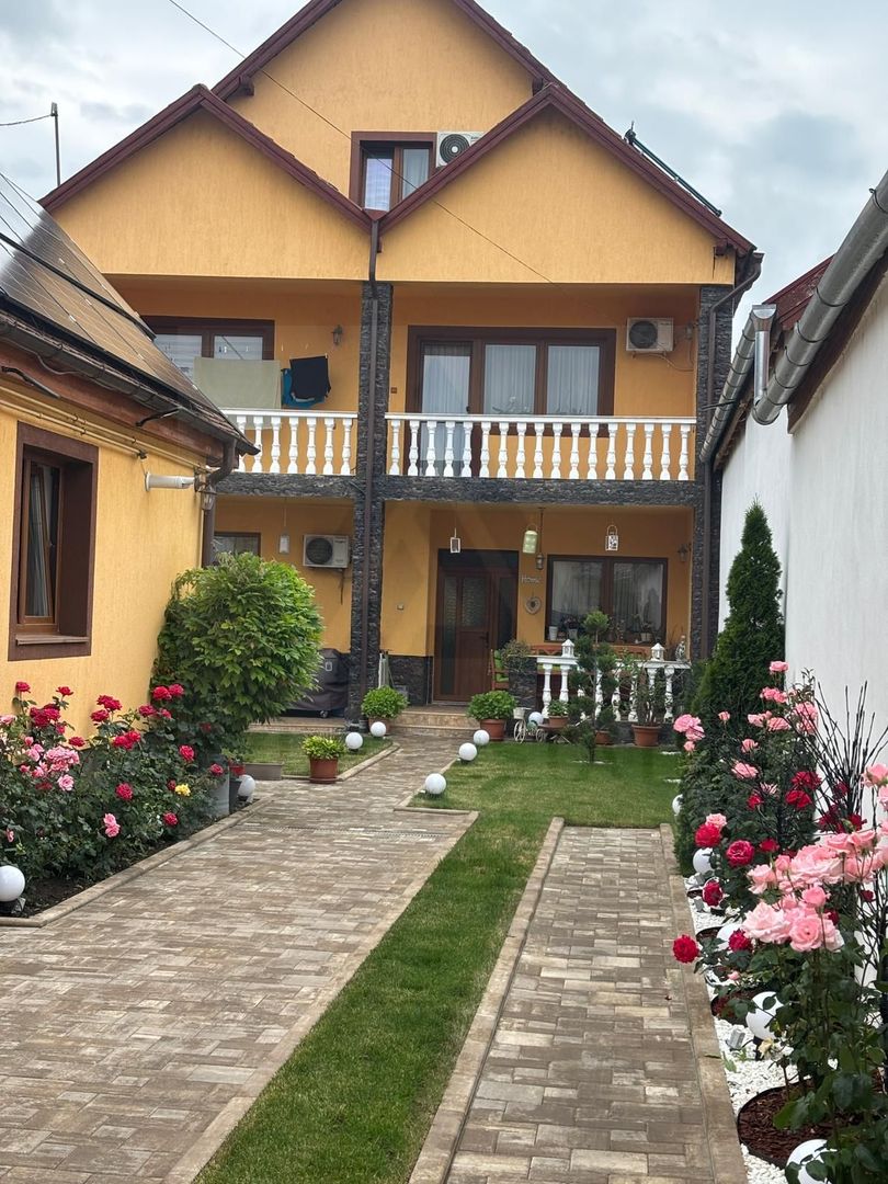 Case moderne x 2 cu 315 mp utili impreuna si teren 500 mp in Terezian - Poză 3