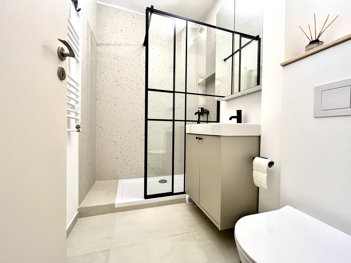 Apartament 3 camere, cu garaj,prima inchiriere, Central - Piața Unirii - Poză 20