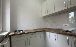 Garsoniera la parter Girocului- parcare in spatele blocului - Poză 1