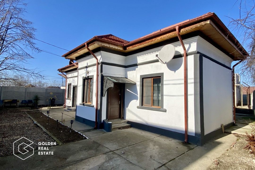 Casă de vânzare în Titu, jud. Dâmbovița, amenajată complet - Poză 2