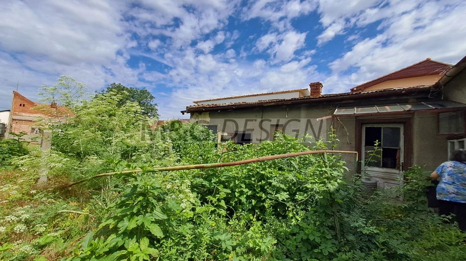 Teren intravilan 670 mp cu casă demolabilă – Zona Ronaț - Poză 3