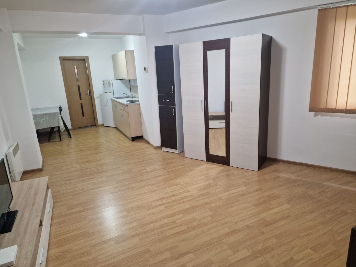 Garsonieră open-space de închiriat - Poză 4