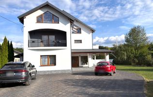 CASĂ 5 CAMERE TEREN 1600 MP CAMPULUNG