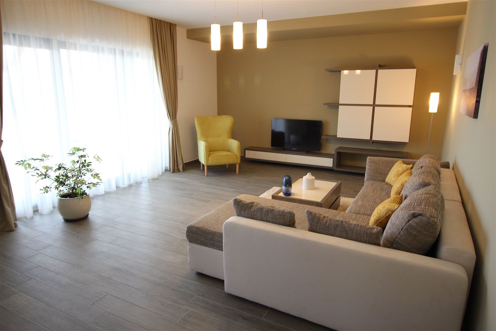Apartament cu 3 camere de închiriat în zona Nord - Poză 6