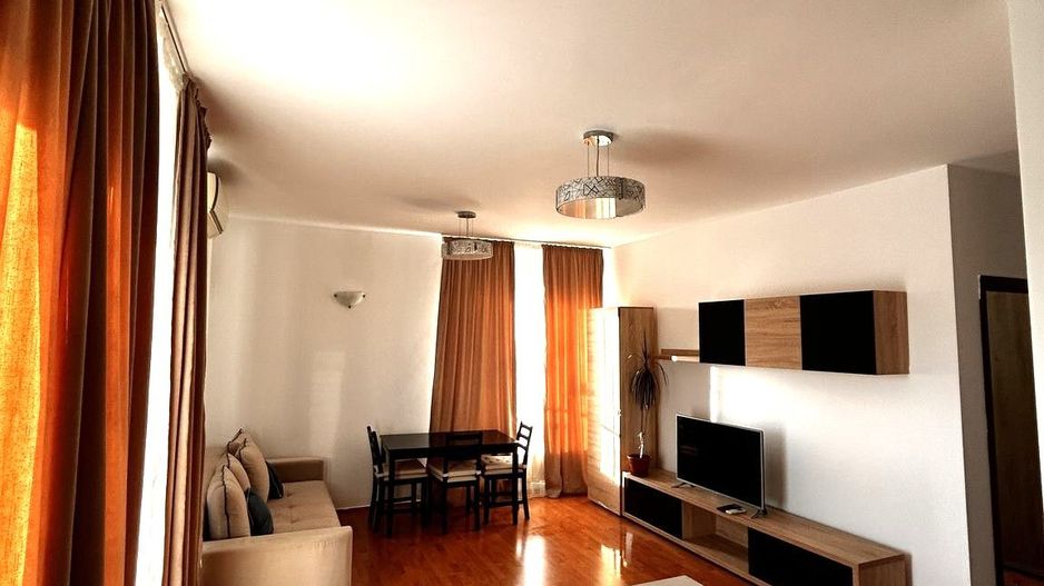 🏡 Închiriez Apartament cu 2 camere, parcare inclusă, Complex Răsărit de Soare - Poză 1