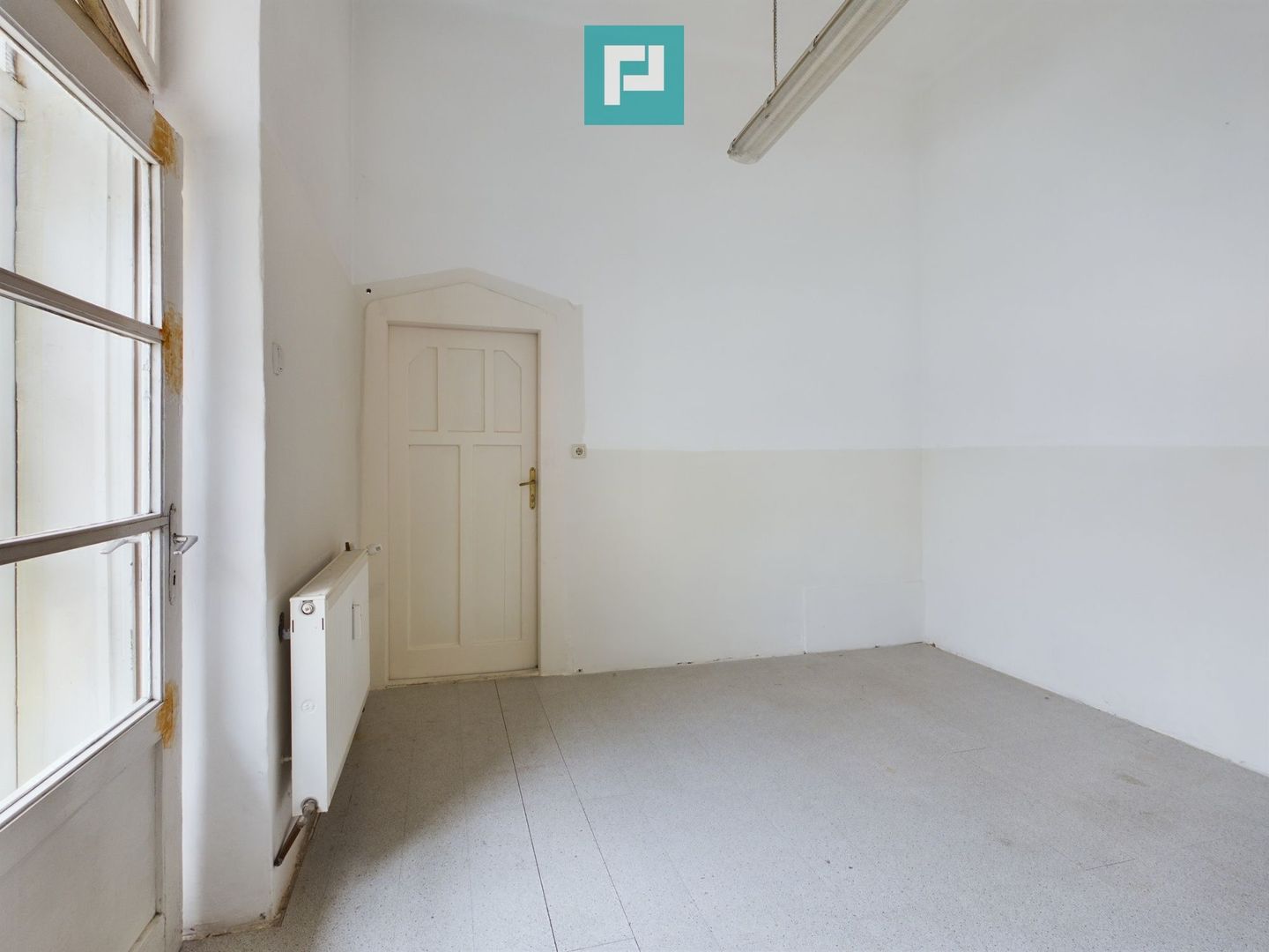 Apartament de închiriat – 3 camere, zonă centrală - Poză 10