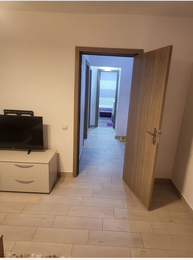 Apartament decomandat 2 camere, Tomis Nord – OMV, etaj 1, mobilat - Poză 3