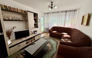 Apartament spațios de vânzare – Zona Școala 16 - Poză 1