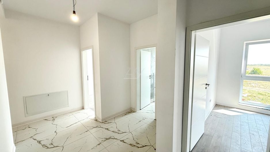 Bloc FINALIZAT la asfalt. Decomandat. 2 locuri parcare. - Poză 9