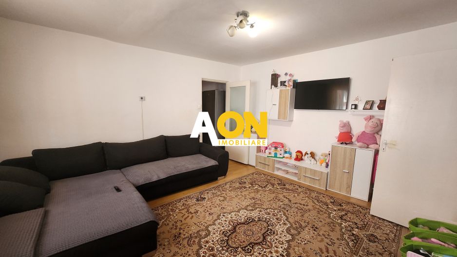 De vanzare apartament 3 camere, etaj intermediar, Cetate - Poză 1