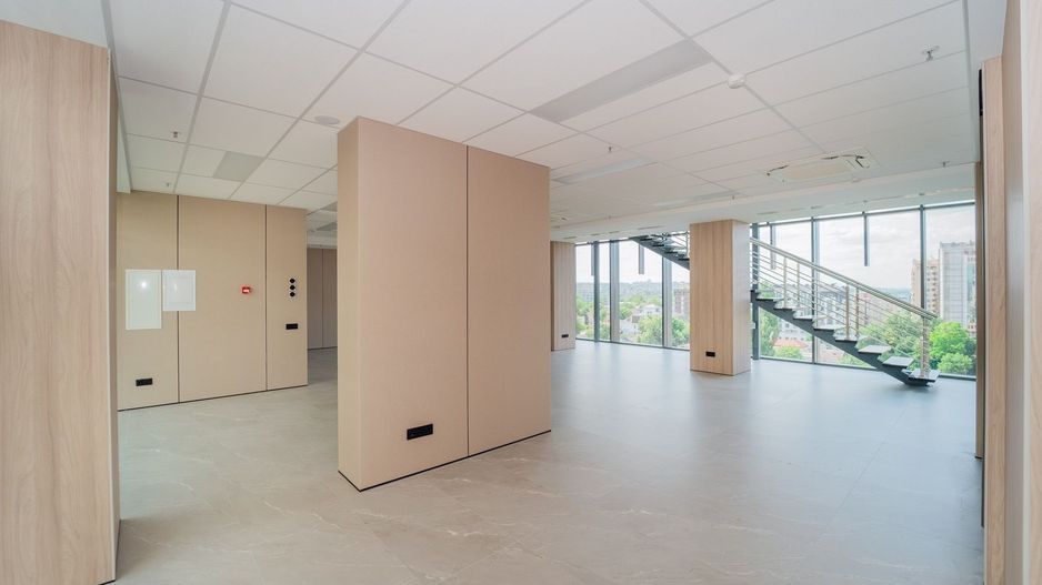 SPRE CHIRIE SPAȚIU COMERCIAL PENTRU BIROU | OFICIU 125,1 m2 Premium Location Bussines | Chișinău ,Centru ,Str.Bul.Ștefan Cel Mare și Sfânt , 115/1 - Poză 3