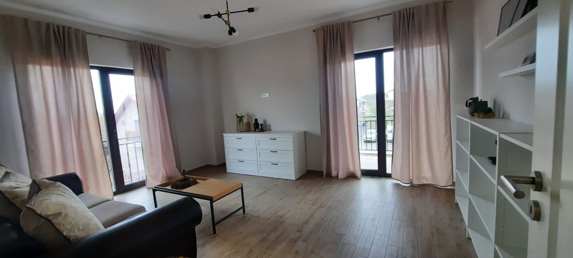 Apartament cu 2 camere - Dumbravita - Poză 2