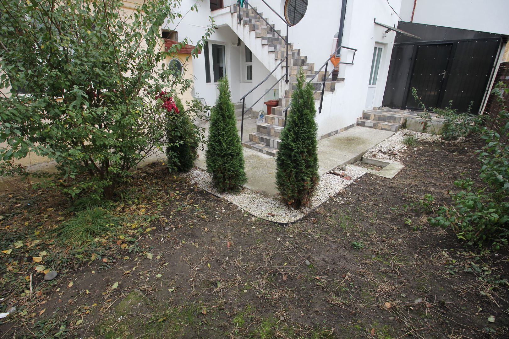 Spatiu birouri 4 camere, 2 băi,100 mp. zona centrală - Poză 8
