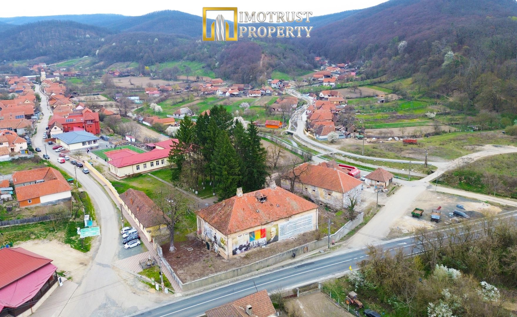 Castel istoric de vânzare în Conop | proprietatea lui Cicio Pop - Poză 1