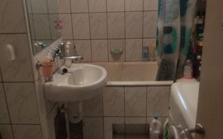 Ag EUROPA vinde apt. 2 cam. la etajul 4 in Carpati 2. - Poză 5