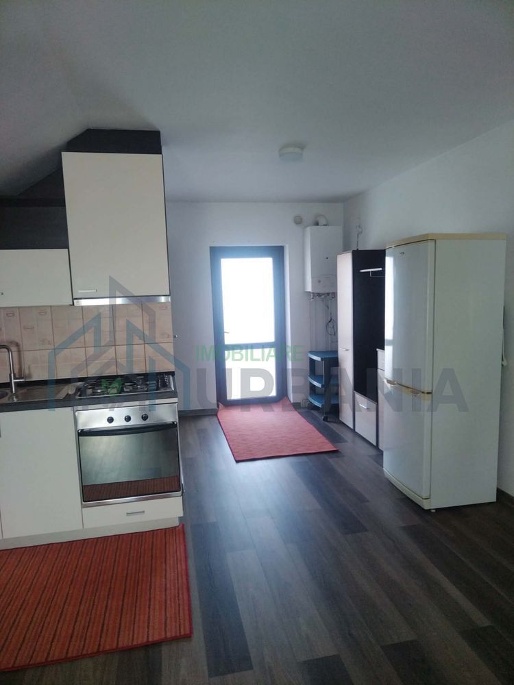 Inchiriez mansarda la casa - Poză 2