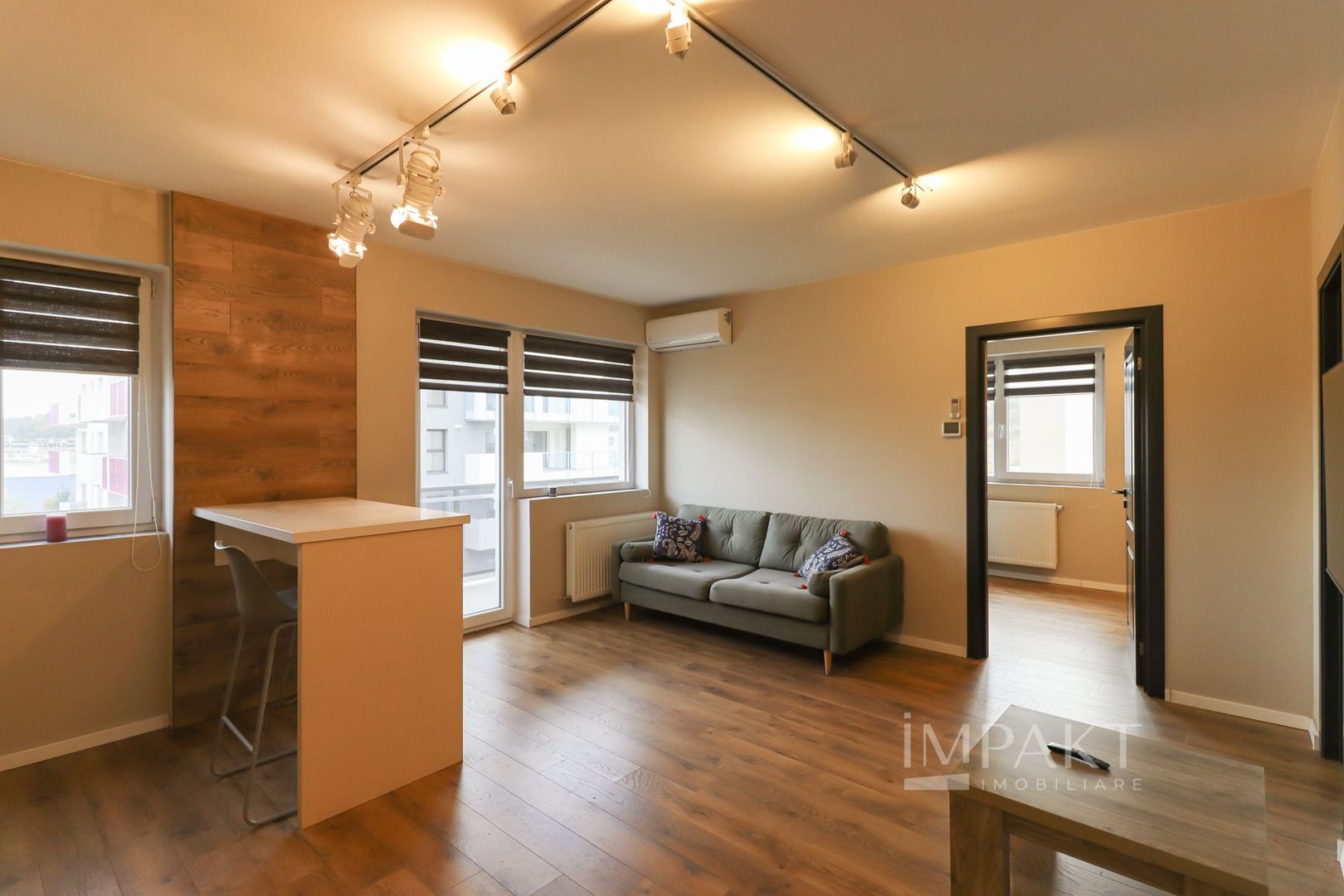 Apartament cu 3 camere de inchiriat, zona VIVO! - Poză 1