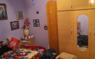 Vand apartament 3 camere zona Casa de cultura - Poză 1