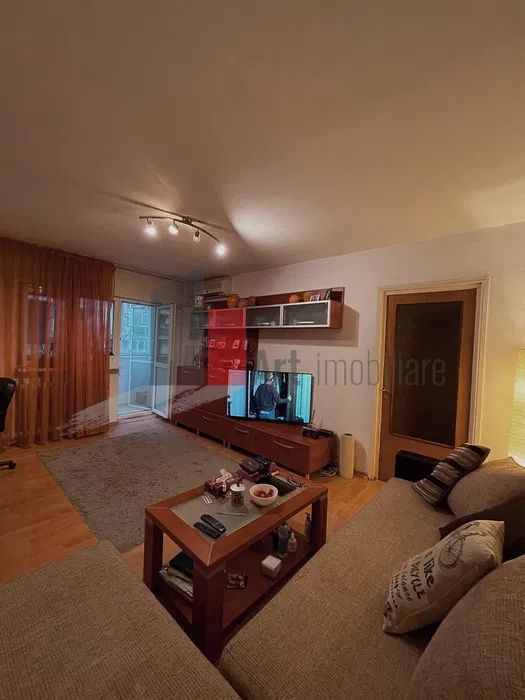 3 Camere Tineretului - Poză 1