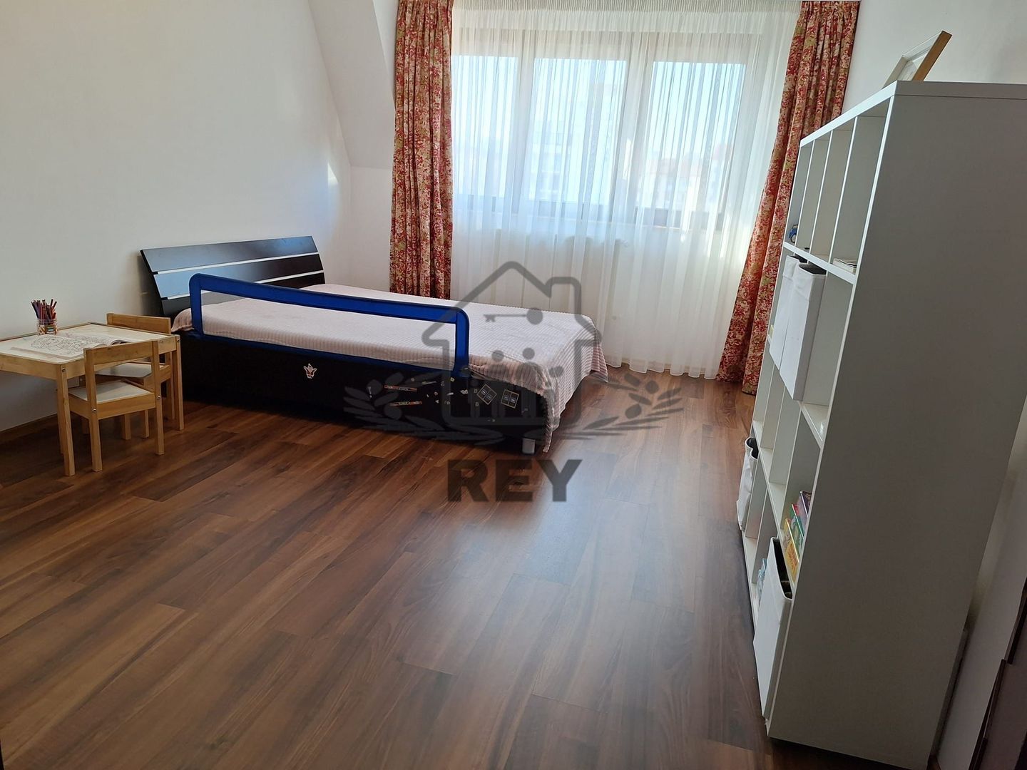 Apartament 4 camere,110 mpu,zona Centrașă/Moldoveanu-Cedonia - Poză 4