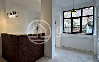 Apartament 3 camere de vânzare la curte comuna în zona Ultracentrală - Poză 2