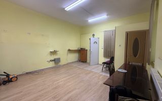 Apartament sau spatiu de birou 36mp pod si beci ultracentral - Poză 2