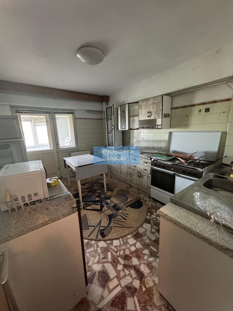 Apartament 4 Camere – Lângă Liceul Maiorescu, Giurgiu - Poză 6