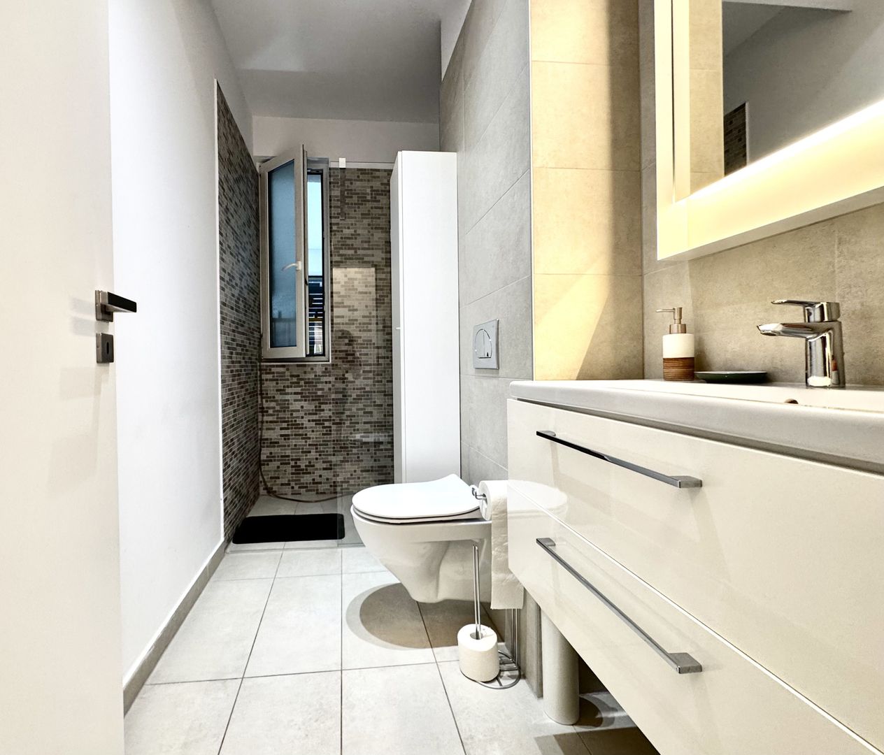Apartament penthouse, cu terasa generoasă, la intrare in Giroc - Poză 27