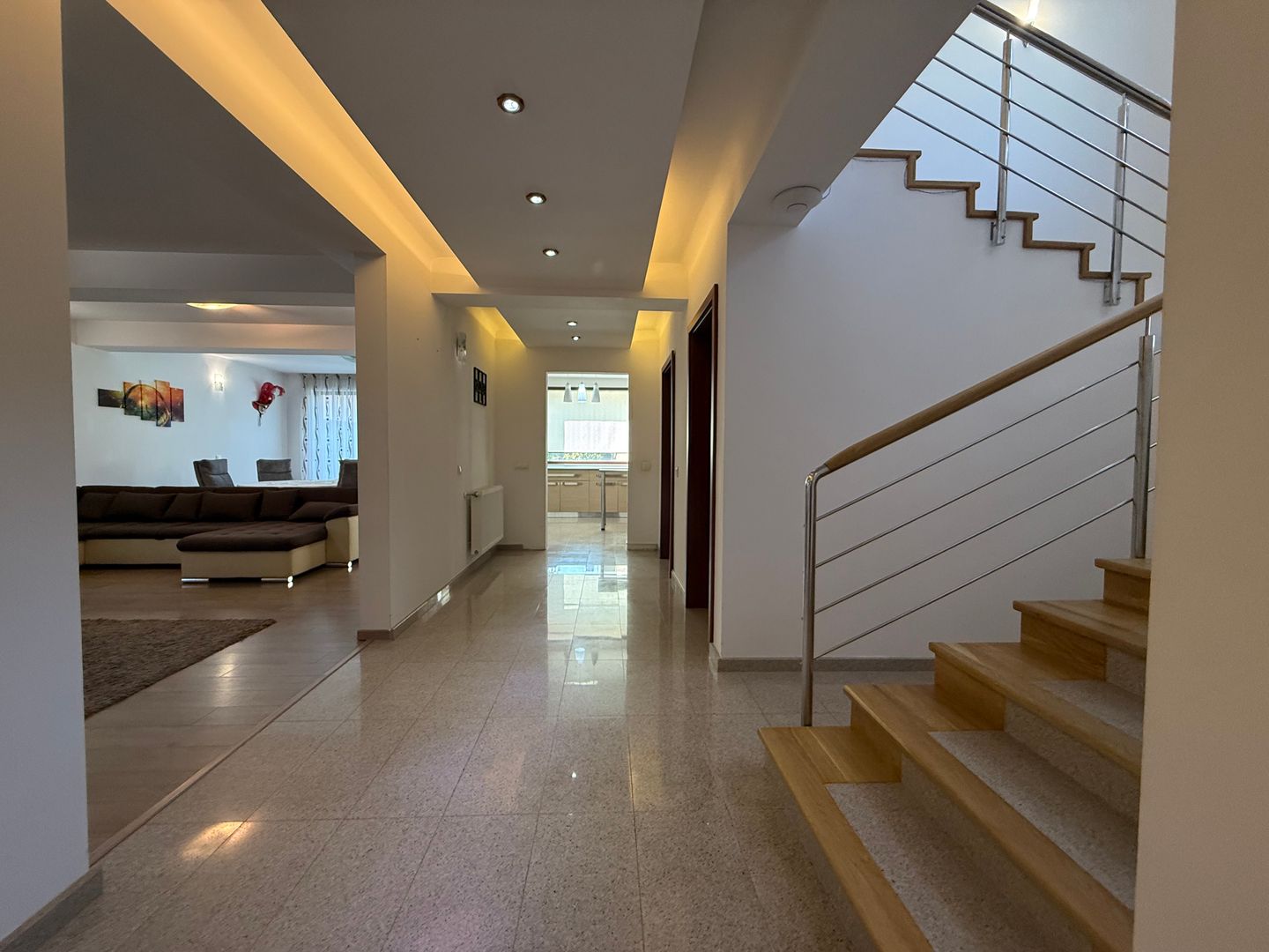 Casa in zona Vitan - Splai, ideala pentru orice tip de activitate sau locuinta - Poză 10