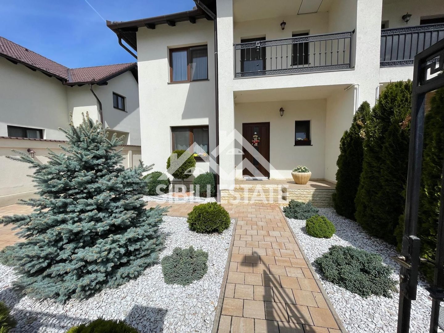 Duplex elegant, gata de mutare – finisaje premium, curte amenajată - Poză 15