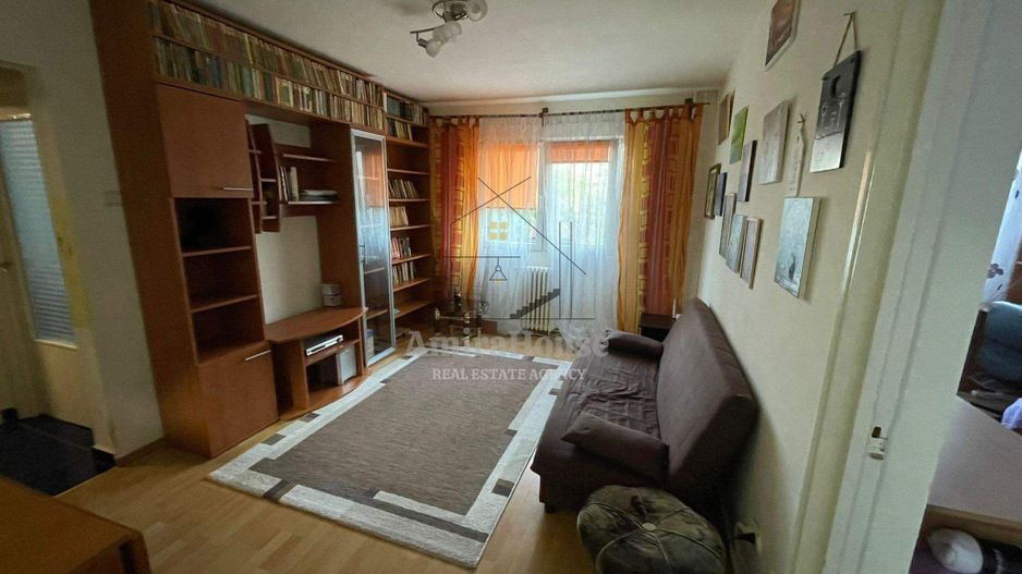 Apartament 3 camere etaj 1 zona strazii Bucegi - Poză 2