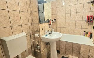 Gata de mutare! Apartament spatios 3 camere | 2 bai | balcon | - Poză 12